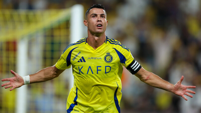 Ronaldo trong màu áo câu lạc bộ bóng đá Al-Nassr