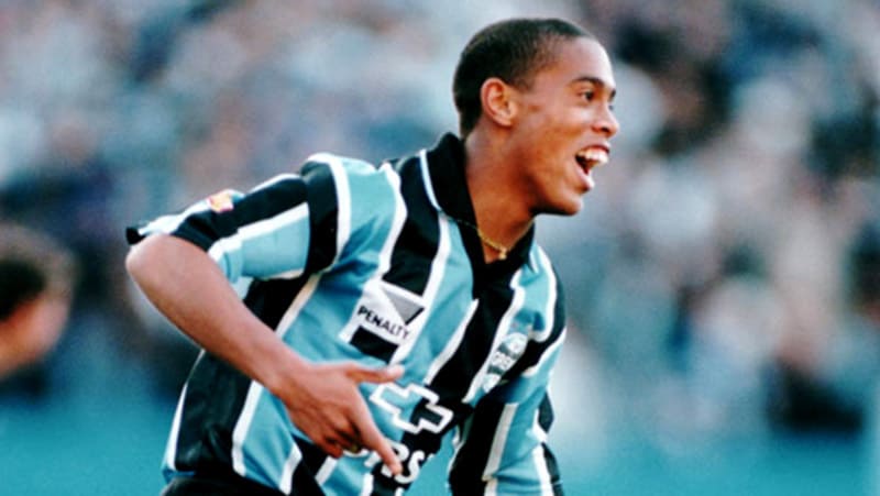 Khởi đầu của chân bóng tại Grêmio