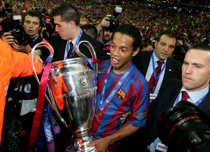 Lý do tại sao Ronaldinho mãi là huyền thoại?