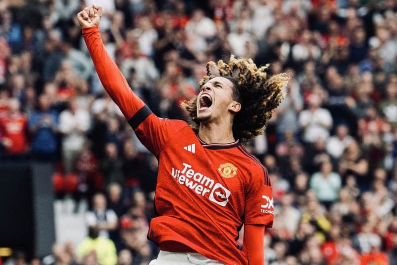 Mejbri và màn ăn mừng trên sân cỏ