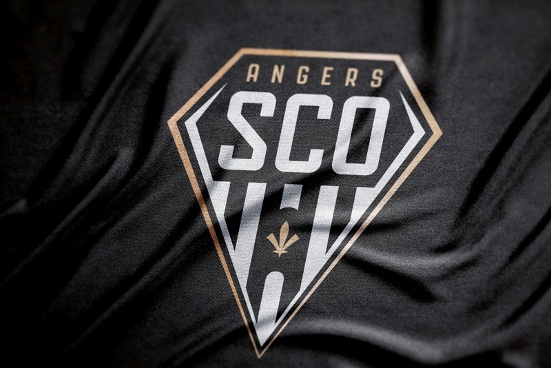 Logo chính thức của đội bóng Angers SCO